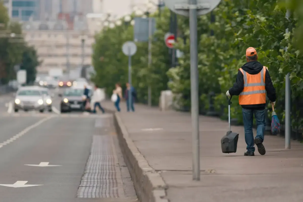 Leveraging Maps to Improve Street Cleaning Routes